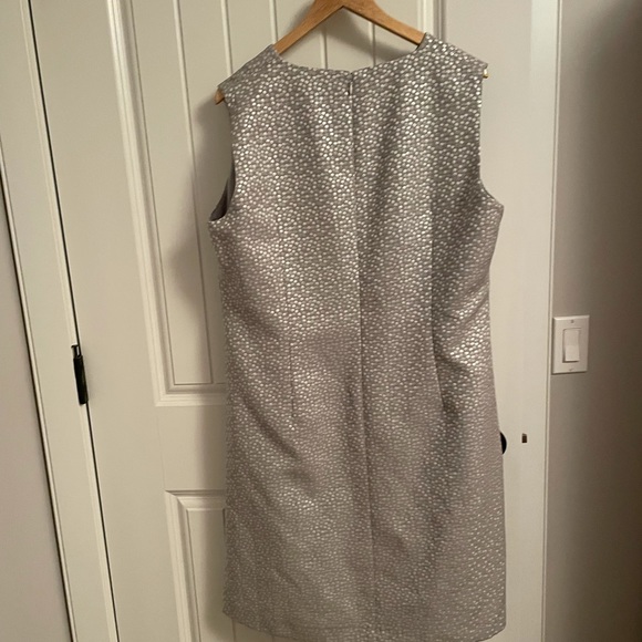 Beautiful grey dress with dots - Picture 2 of 5